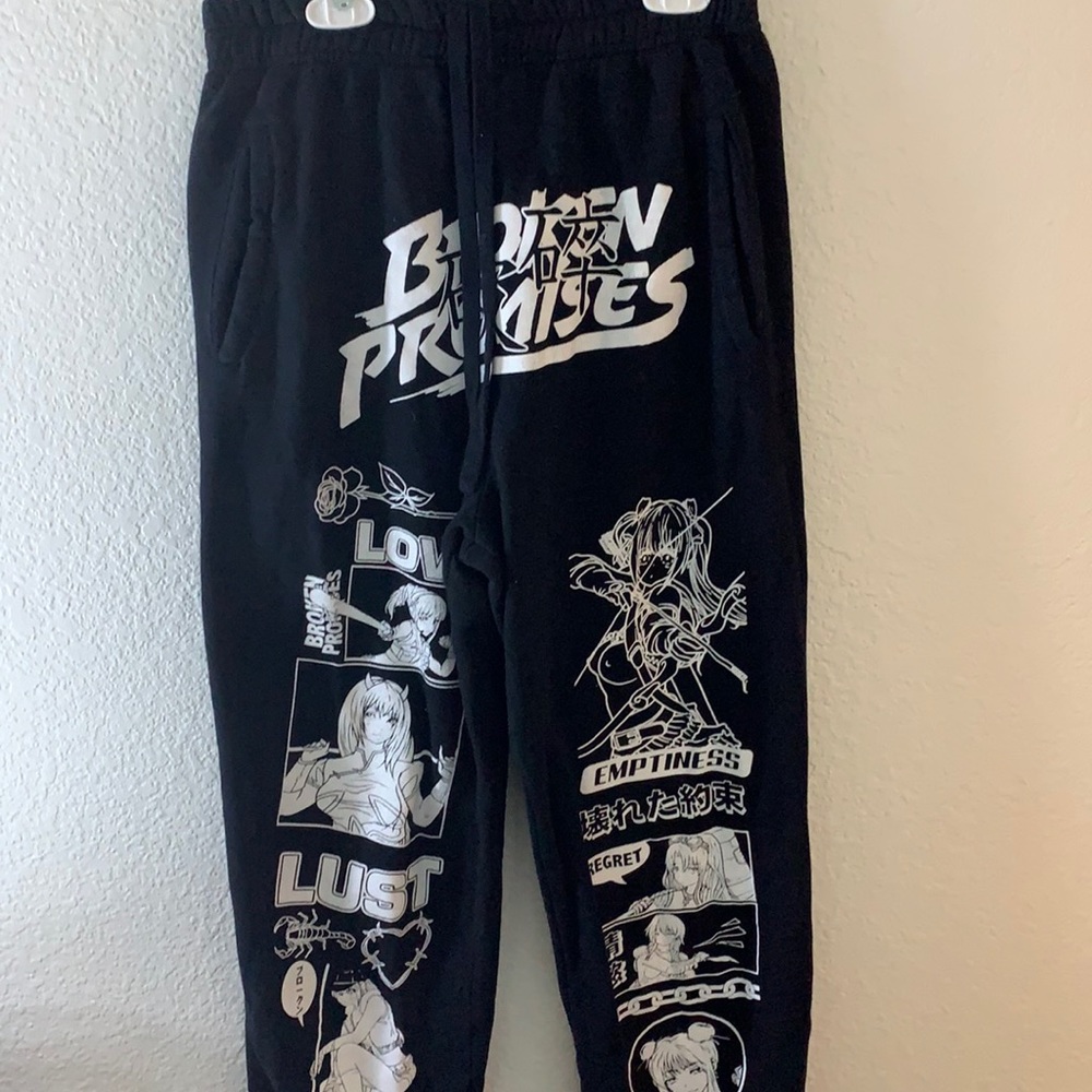 Broken promises sweatpants